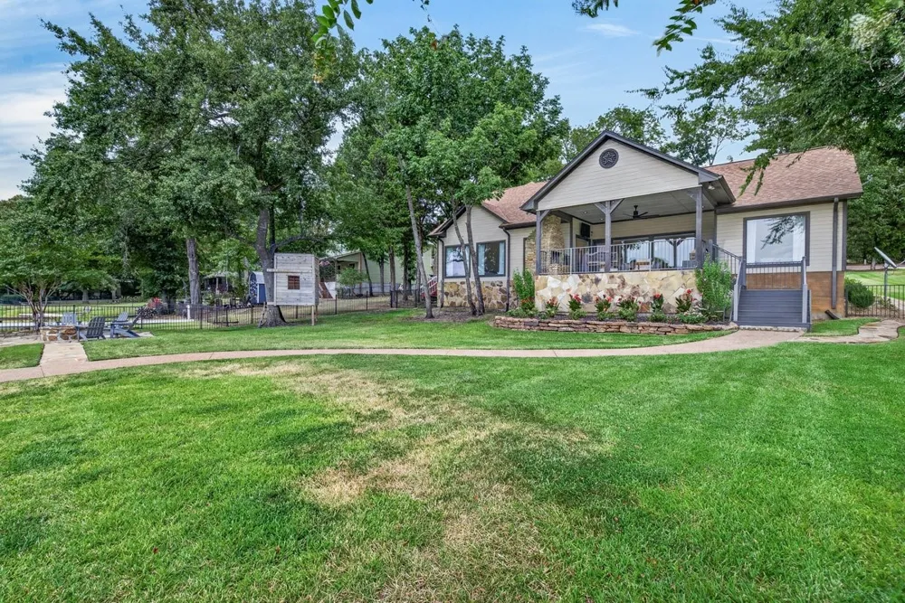 7065 Layman Drive Eustace, TX 75124