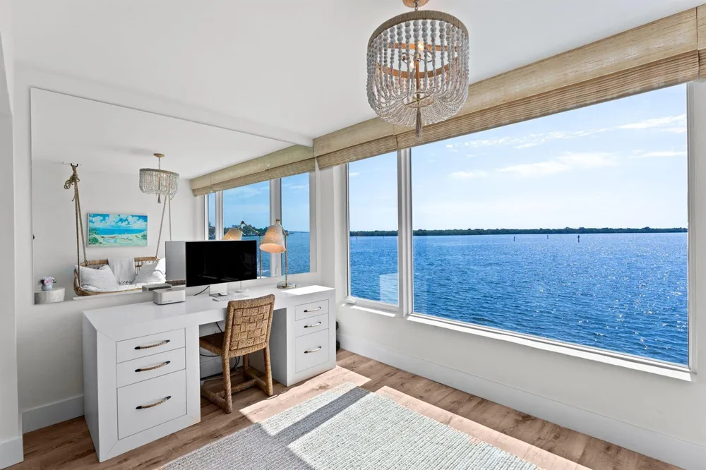 52 YACHT CLUB DRIVE #204 North Palm Beach, FL 33408