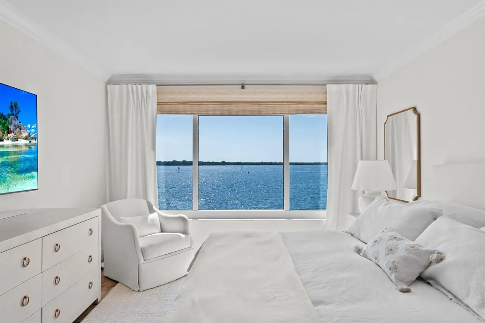 52 YACHT CLUB DRIVE #204 North Palm Beach, FL 33408
