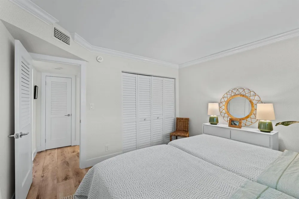 52 YACHT CLUB DRIVE #204 North Palm Beach, FL 33408