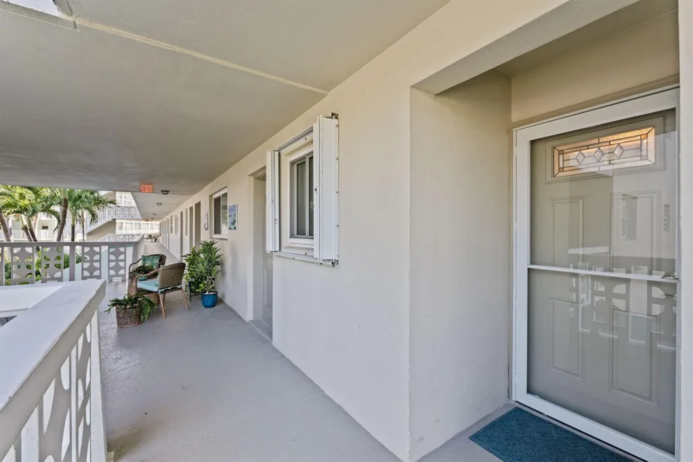 52 YACHT CLUB DRIVE #204 North Palm Beach, FL 33408