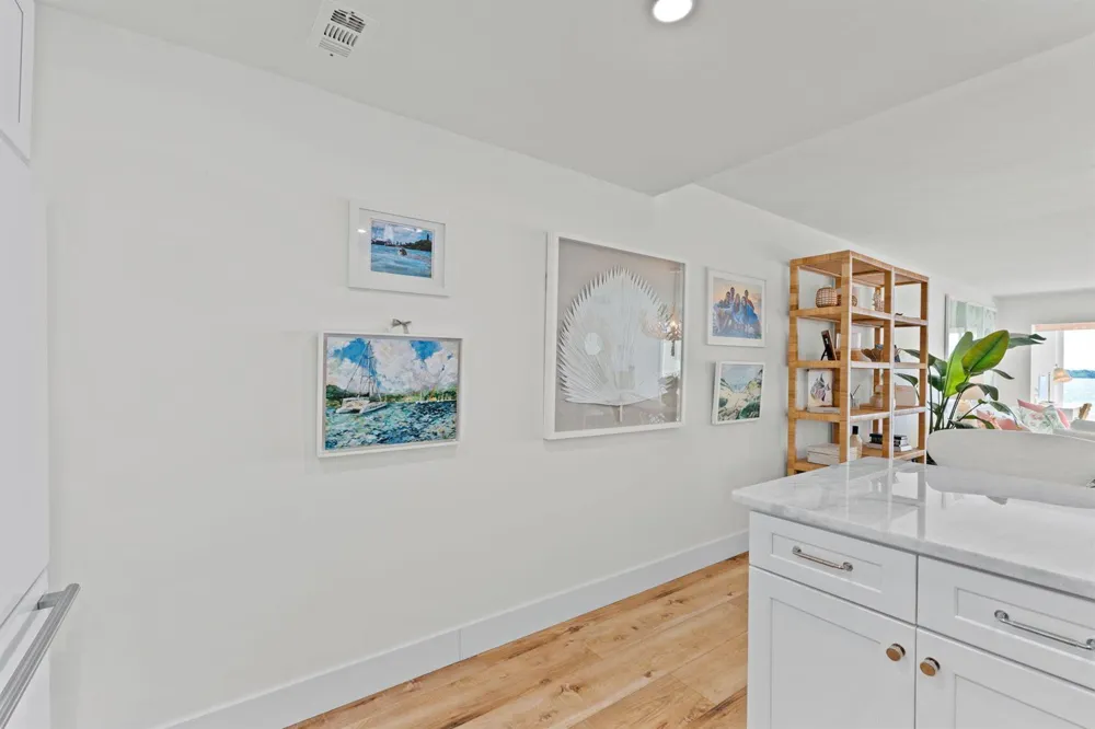 52 YACHT CLUB DRIVE #204 North Palm Beach, FL 33408