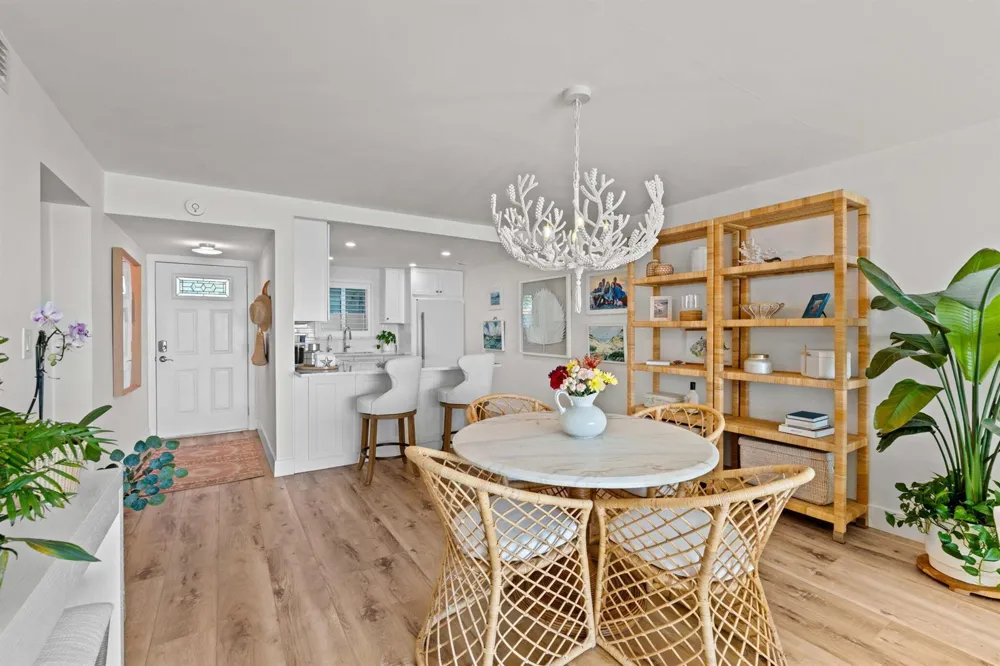52 YACHT CLUB DRIVE #204 North Palm Beach, FL 33408
