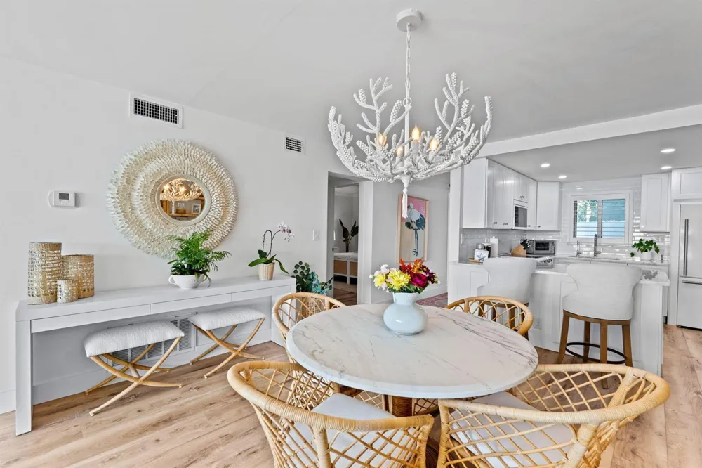 52 YACHT CLUB DRIVE #204 North Palm Beach, FL 33408