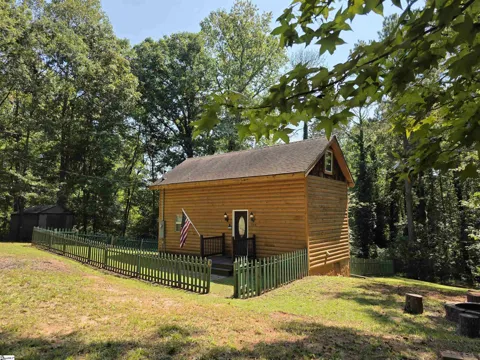 104 Lands End Drive
