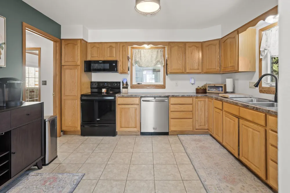 332 Willow Street E Detroit Lakes, MN 56501