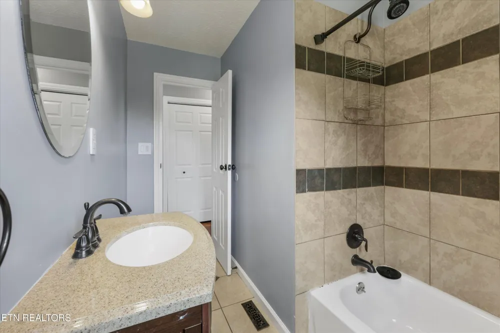 2951 Cecil Ave Knoxville, TN 37917