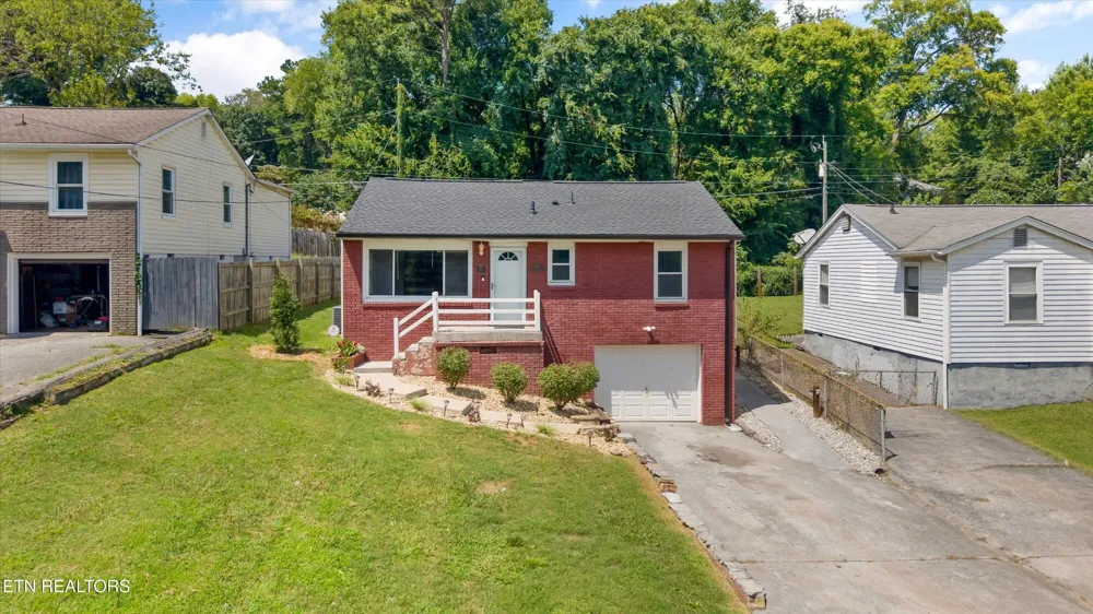 2951 Cecil Ave Knoxville, TN 37917