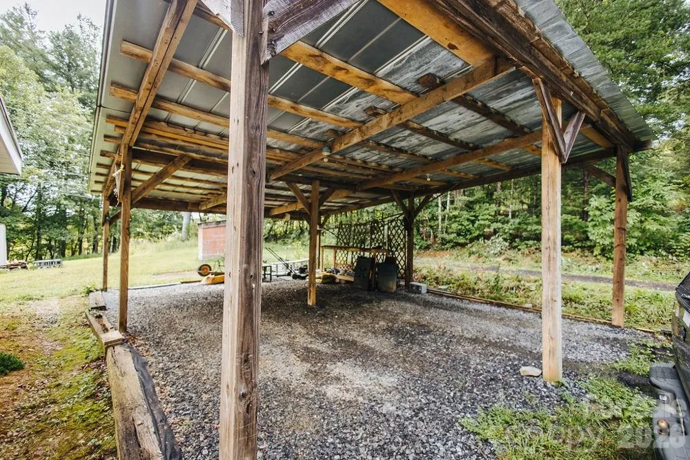 3099 Harmony Grove Road Nebo, NC 28761