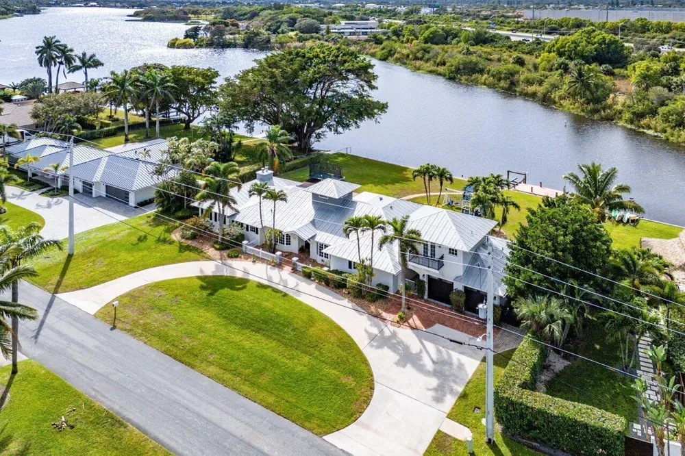 3815 S Lake Drive Boynton Beach, FL 33435