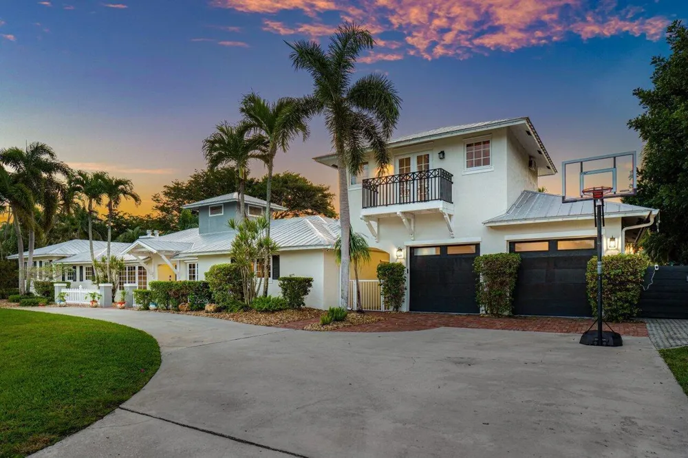 3815 S Lake Drive Boynton Beach, FL 33435