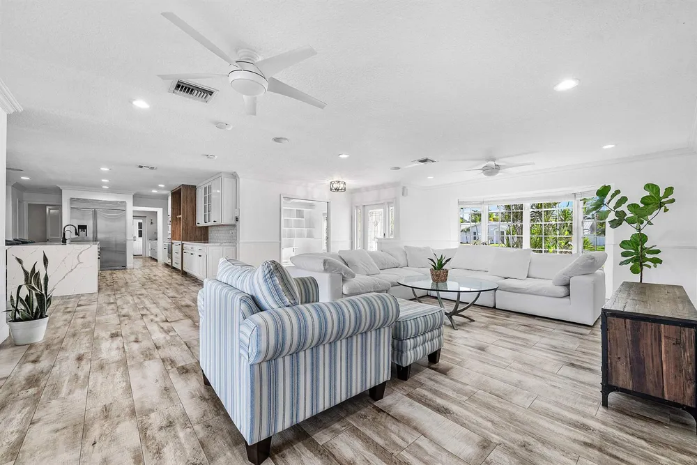 3815 S Lake Drive Boynton Beach, FL 33435