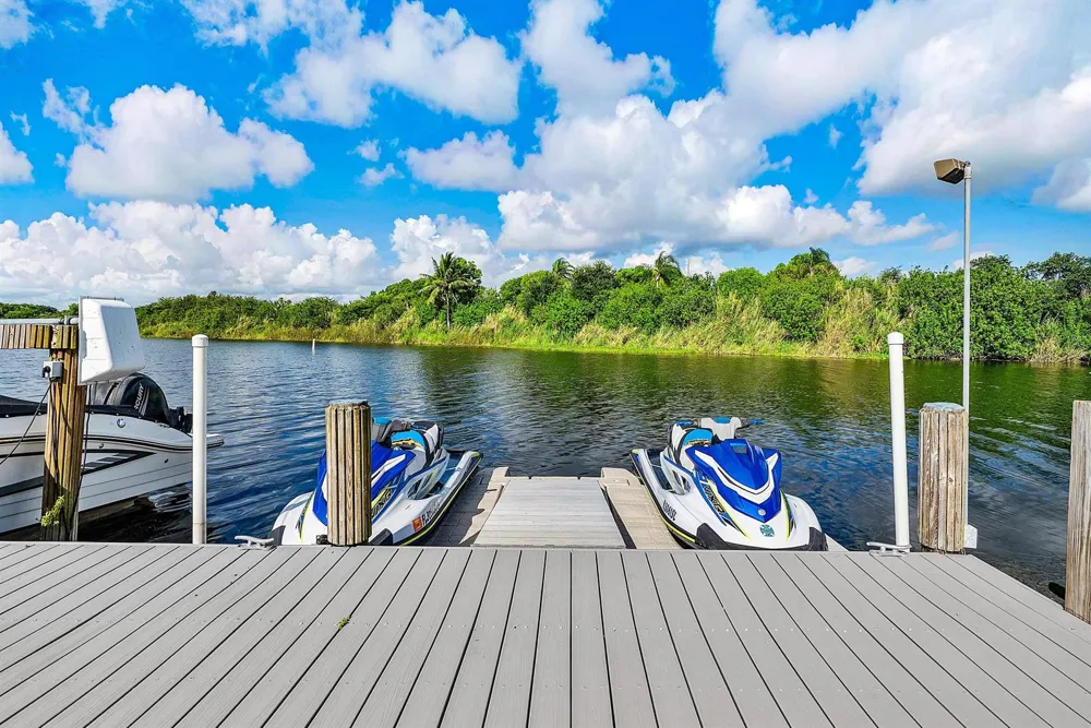3815 S Lake Drive Boynton Beach, FL 33435