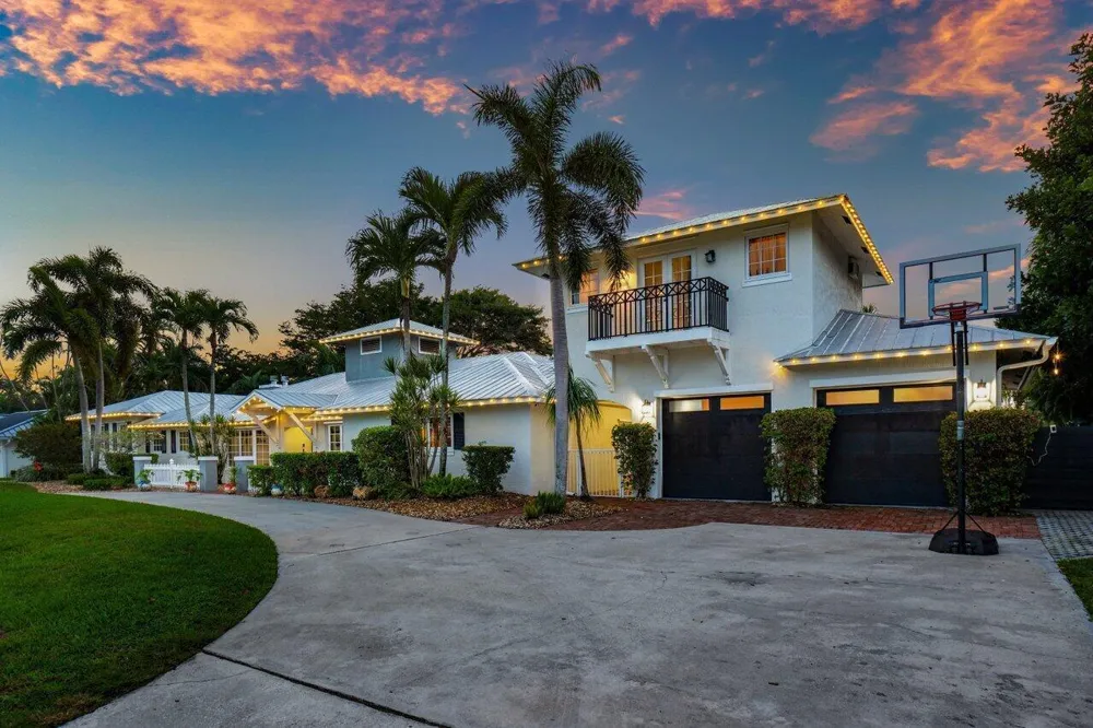 3815 S Lake Drive Boynton Beach, FL 33435