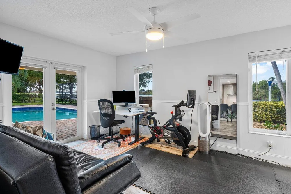 3815 S Lake Drive Boynton Beach, FL 33435
