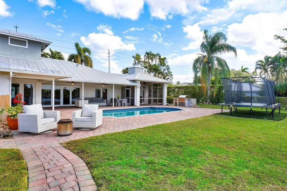 3815 S Lake Drive Boynton Beach, FL 33435