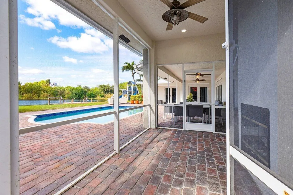 3815 S Lake Drive Boynton Beach, FL 33435