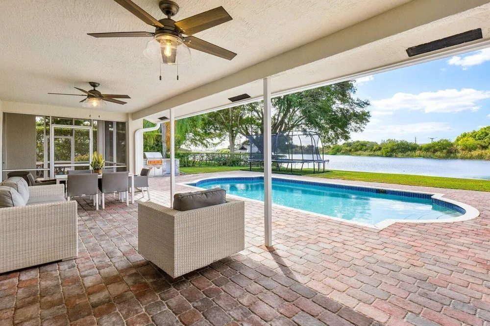 3815 S Lake Drive Boynton Beach, FL 33435
