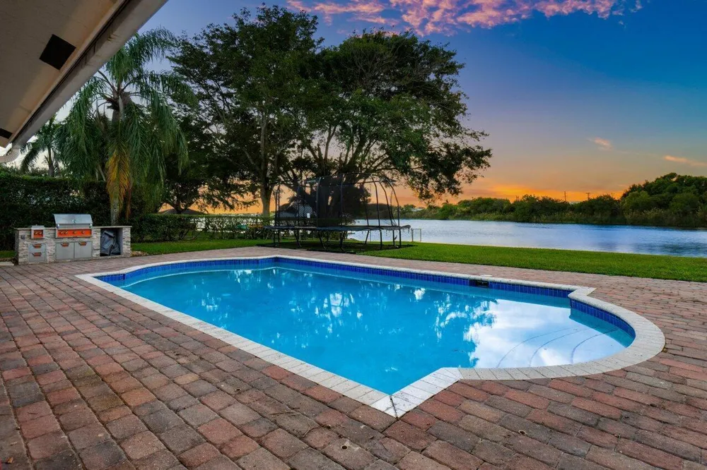 3815 S Lake Drive Boynton Beach, FL 33435