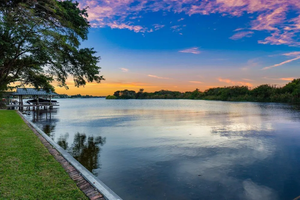 3815 S Lake Drive Boynton Beach, FL 33435