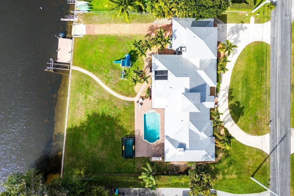 3815 S Lake Drive Boynton Beach, FL 33435
