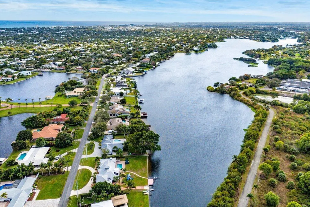 3815 S Lake Drive Boynton Beach, FL 33435