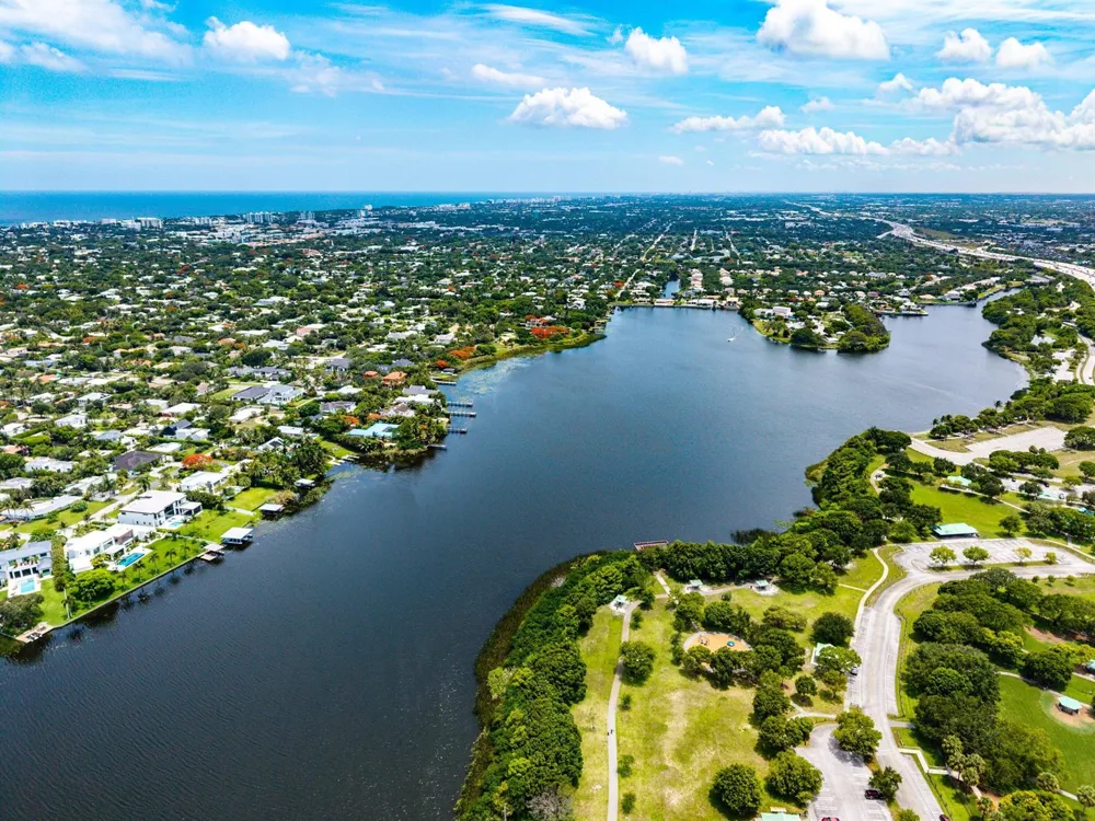 3815 S Lake Drive Boynton Beach, FL 33435