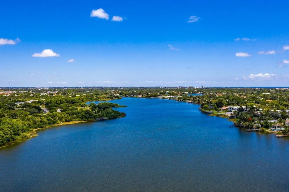 3815 S Lake Drive Boynton Beach, FL 33435
