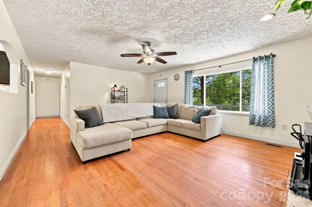339 Indian Hills Loop Waynesville, NC 28786