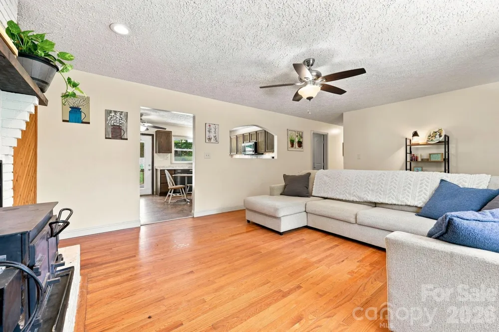 339 Indian Hills Loop Waynesville, NC 28786