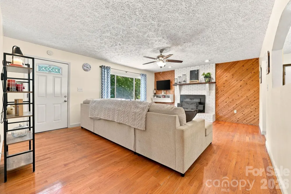 339 Indian Hills Loop Waynesville, NC 28786
