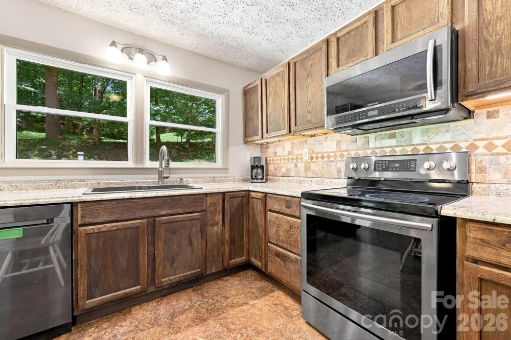 339 Indian Hills Loop Waynesville, NC 28786
