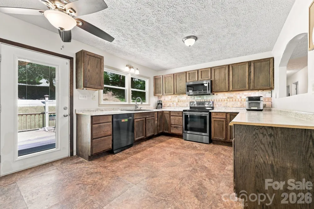 339 Indian Hills Loop Waynesville, NC 28786