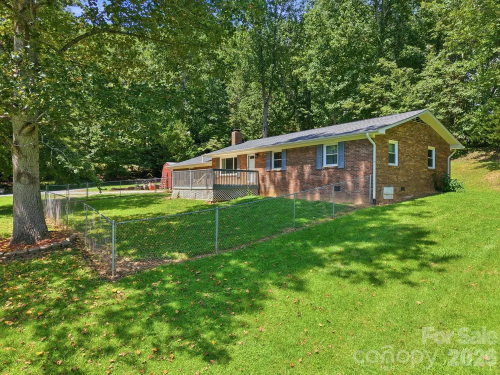 339 Indian Hills Loop Waynesville, NC 28786