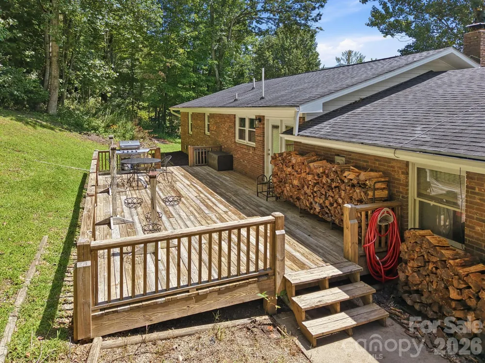 339 Indian Hills Loop Waynesville, NC 28786