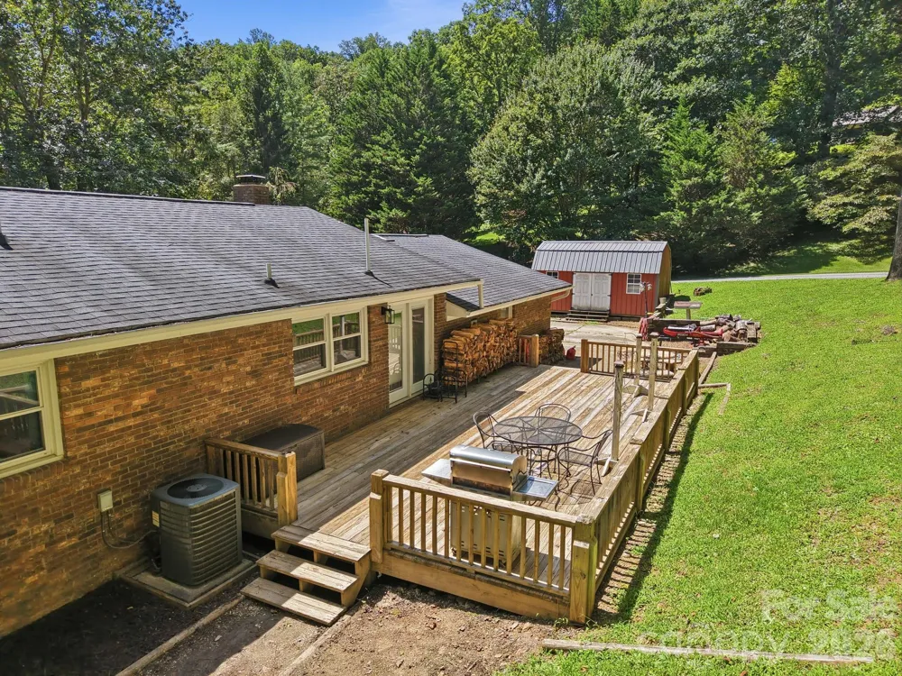 339 Indian Hills Loop Waynesville, NC 28786