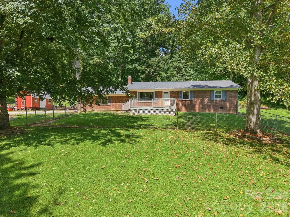 339 Indian Hills Loop Waynesville, NC 28786