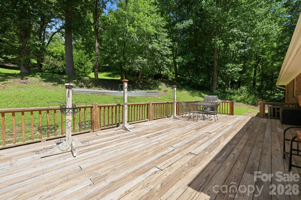 339 Indian Hills Loop Waynesville, NC 28786