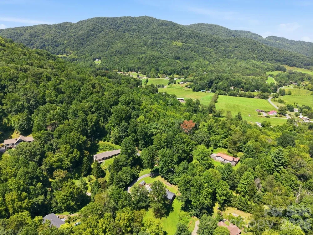 339 Indian Hills Loop Waynesville, NC 28786