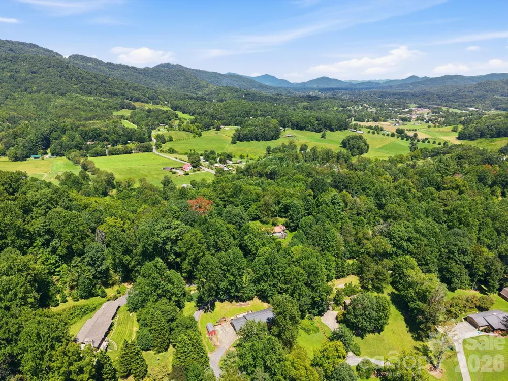 339 Indian Hills Loop Waynesville, NC 28786