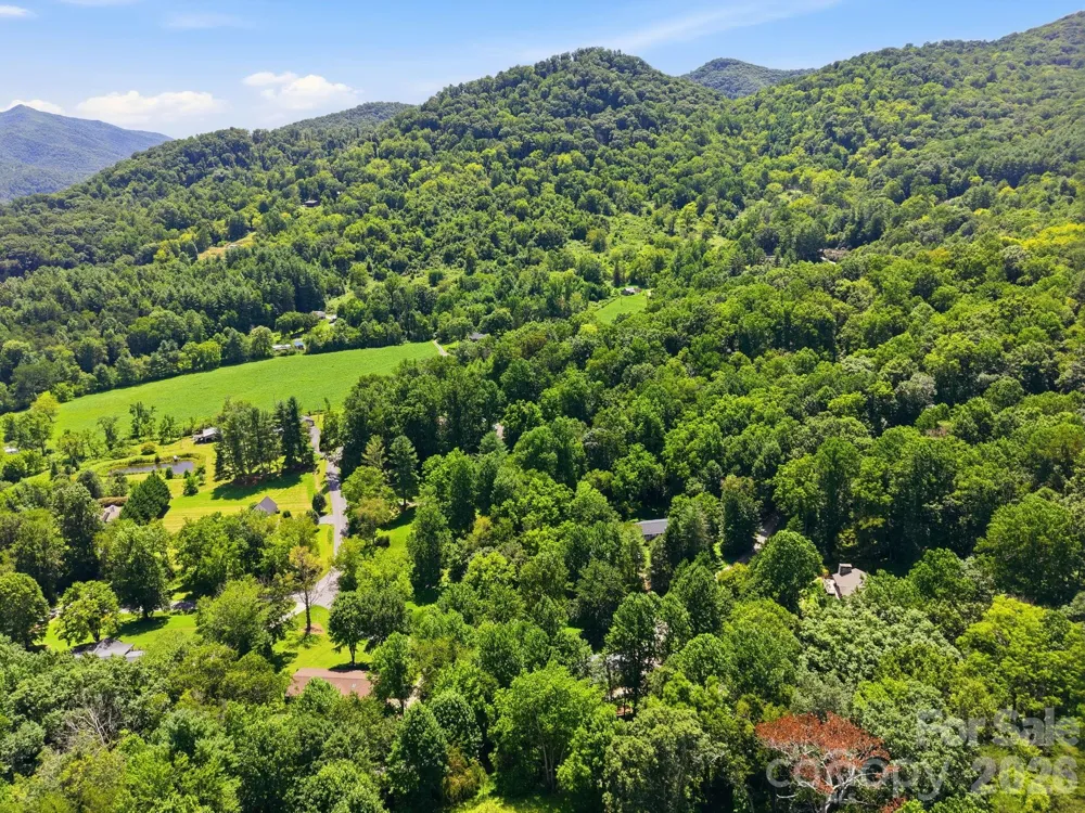 339 Indian Hills Loop Waynesville, NC 28786