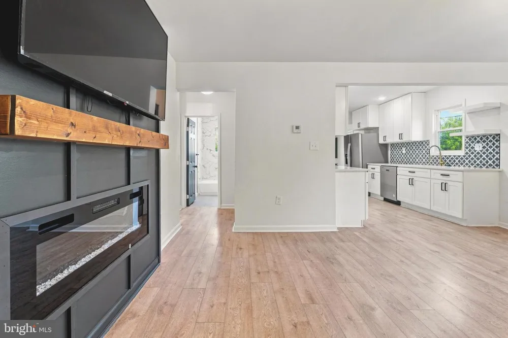 3812 HAMILTON AVENUE Baltimore, MD 21206
