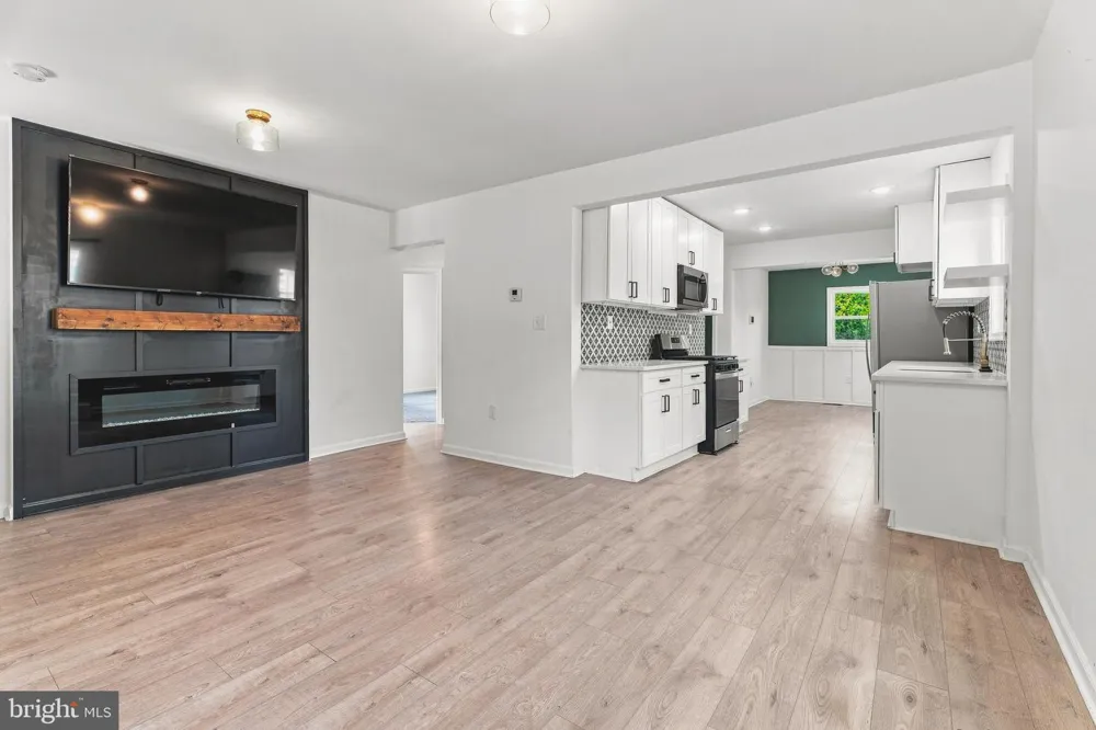 3812 HAMILTON AVENUE Baltimore, MD 21206
