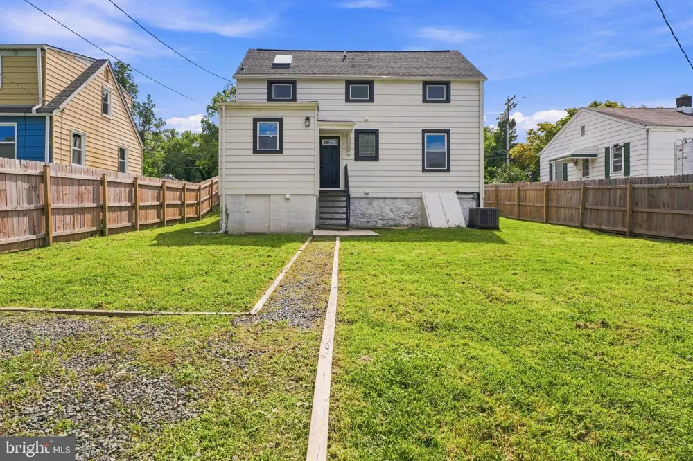 3812 HAMILTON AVENUE Baltimore, MD 21206
