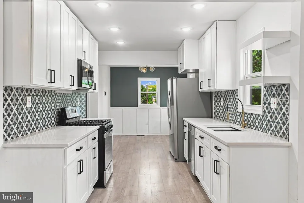3812 HAMILTON AVENUE Baltimore, MD 21206