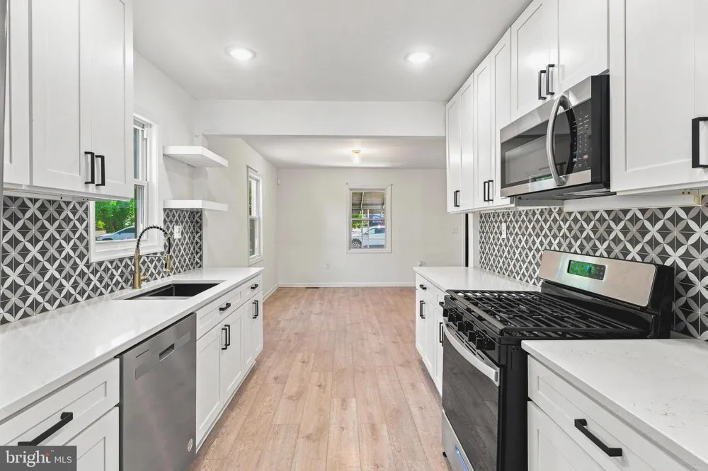 3812 HAMILTON AVENUE Baltimore, MD 21206