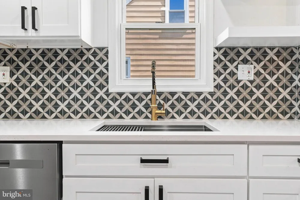 3812 HAMILTON AVENUE Baltimore, MD 21206