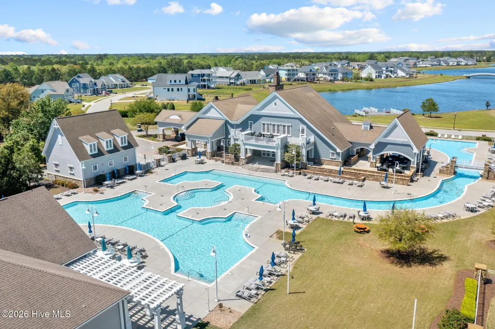 340 Spicer Lake Drive Holly Ridge, NC 28445