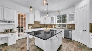 1555 Hunterglenn Drive Aledo, TX 76008