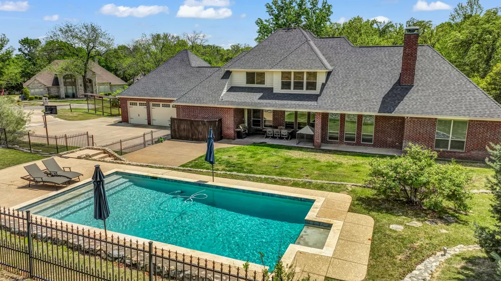1555 Hunterglenn Drive Aledo, TX 76008